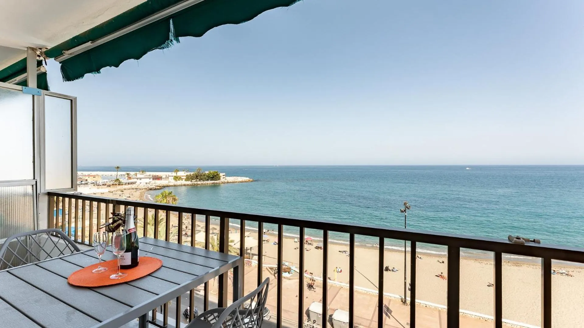 Επικοινωνία με το Malagasuite Golden Views Fuengirola